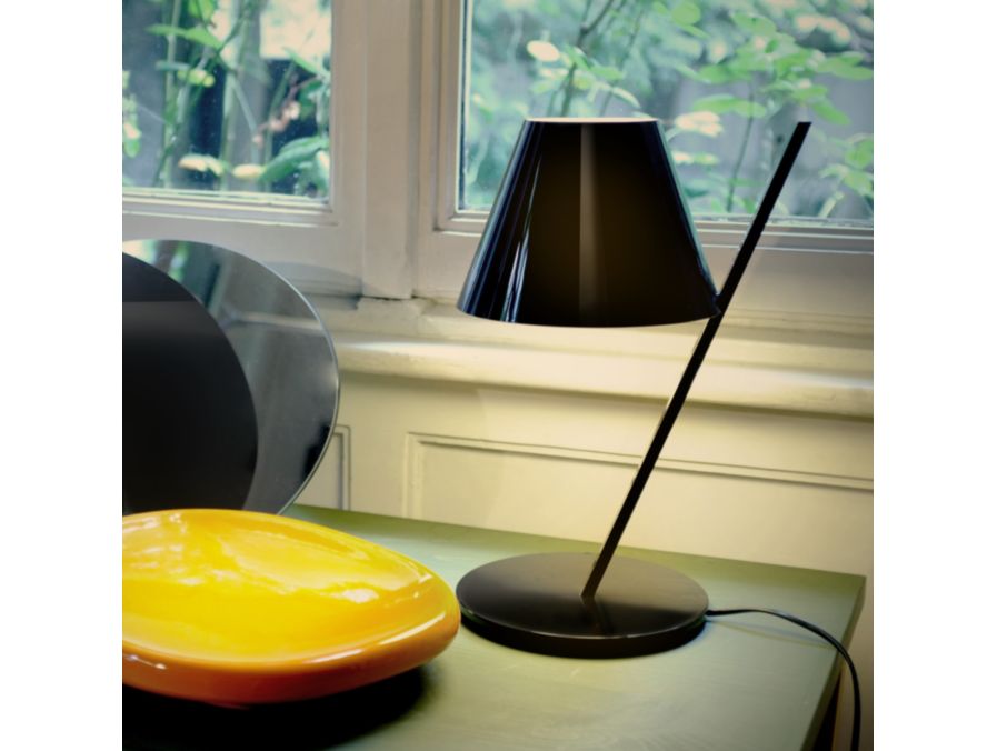 LA PETITE - Lampe de table/chevet / Artemide :: Mobilier - Design  d'intérieur :: Intemporel :: Valais